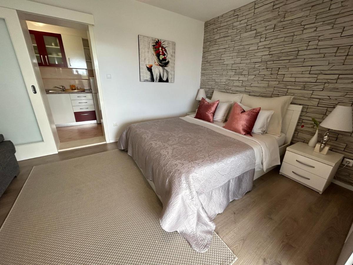 Hvar Pavicic Top View Apartments ฮวาร์ ภายนอก รูปภาพ