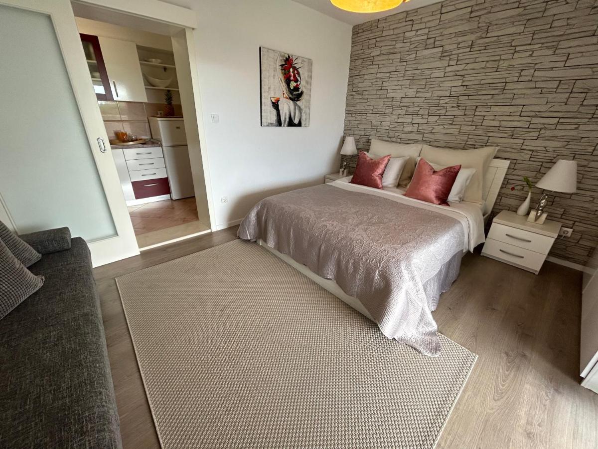 Hvar Pavicic Top View Apartments ฮวาร์ ภายนอก รูปภาพ