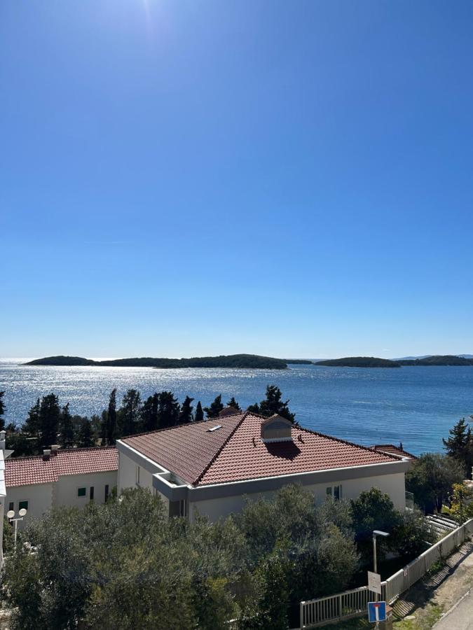 Hvar Pavicic Top View Apartments ฮวาร์ ภายนอก รูปภาพ