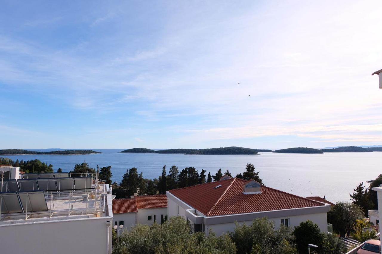 Hvar Pavicic Top View Apartments ฮวาร์ ภายนอก รูปภาพ